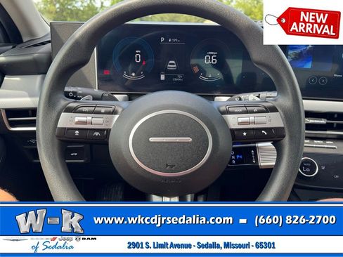 Used 2025 Hyundai Sonata SEL FWD image 13