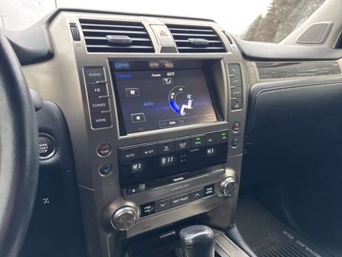 Used 2015 Lexus GX 460 image 9