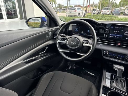 Used 2021 Hyundai Elantra SEL w/ Convenience + Premium Package FWD image 21