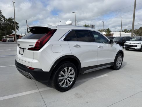 Used 2023 Cadillac XT4 Premium Luxury image 3