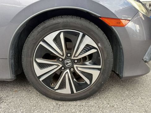 Used 2017 Honda Civic EX-T image 10