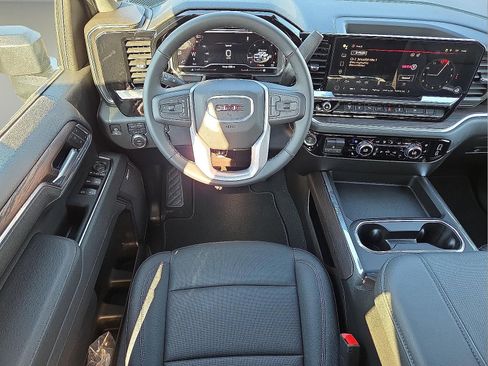 Used 2025 GMC Sierra 2500 SLT w/ SLT Convenience Package image 11