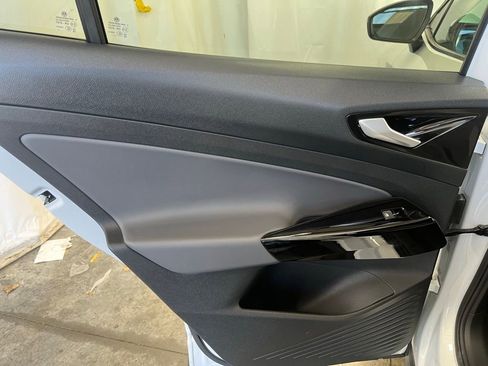 Used 2021 Volkswagen ID.4 Pro S w/ Gradient Package image 21