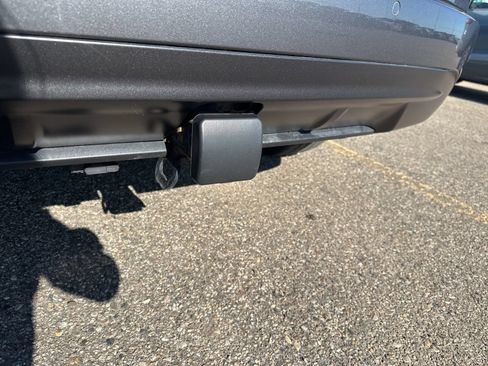 Used 2022 Ford Edge ST-Line w/ Class II Trailer Tow Package AWD/4WD image 7