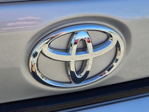 Used 2024 Toyota Corolla SE FWD image 15