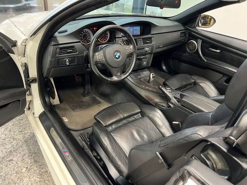 Used 2010 BMW M3 Convertible image 18