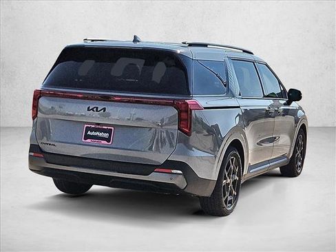 Used 2026 Kia Carnival SX w/ SX Dark Edition Package FWD image 18