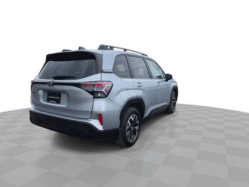 Used 2025 Subaru Forester Premium AWD/4WD image 8