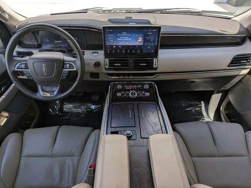 Certified 2023 Lincoln Navigator L Reserve AWD/4WD image 18
