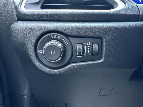 Used 2022 Chrysler Pacifica Touring-L w/ S Appearance Package FWD image 75