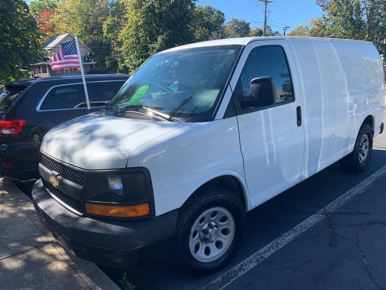 Used 2010 Chevrolet Express 1500 RWD image 29