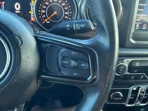 Used 2018 Jeep Wrangler Unlimited Sport S AWD/4WD image 28