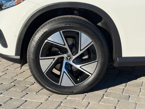 Used 2024 Mercedes-Benz GLC 300 image 12