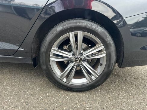 Certified 2024 Volkswagen Jetta SE image 9