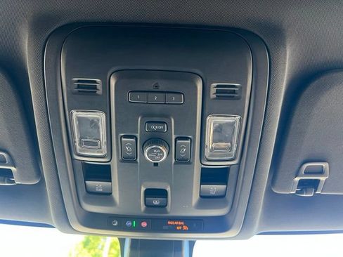 Used 2021 Chevrolet Tahoe Premier AWD/4WD image 43