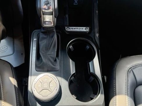 Used 2025 Ford Bronco Outer Banks AWD/4WD image 26