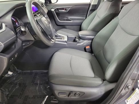 Used 2025 Toyota RAV4 XLE FWD image 19