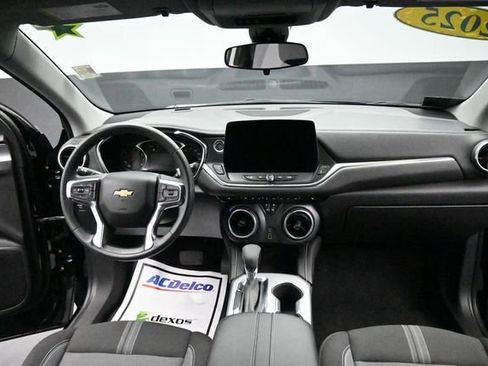 Used 2025 Chevrolet Blazer LT AWD/4WD image 29