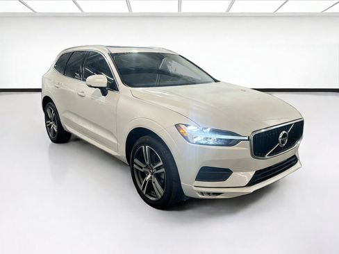 Used 2021 Volvo XC60 T5 Momentum w/ Advanced Package AWD/4WD image 3
