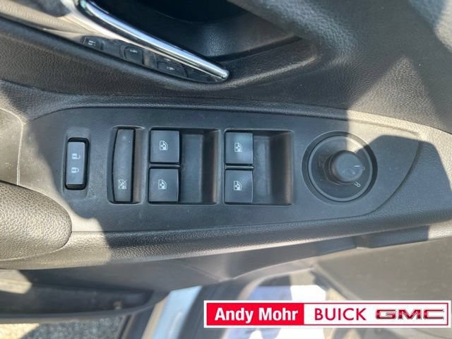 Used 2018 Chevrolet Trax LT w/ LT Convenience Package FWD image 17