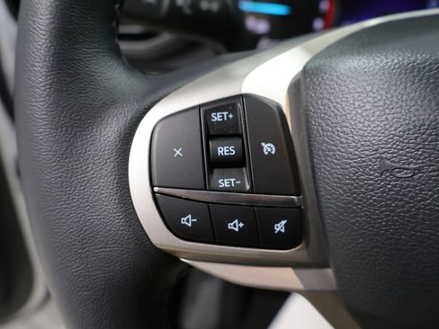 Used 2024 Ford Explorer XLT AWD/4WD image 31