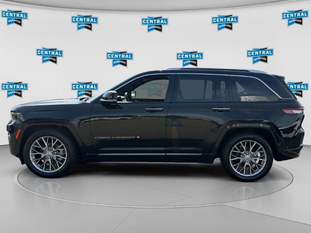Certified 2022 Jeep Grand Cherokee Summit w/ Adv Protech Group IV AWD/4WD image 3