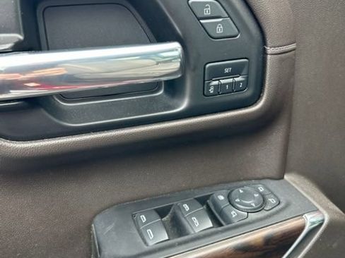 Used 2022 GMC Sierra 1500 SLT w/ SLT Convenience Package AWD/4WD image 18