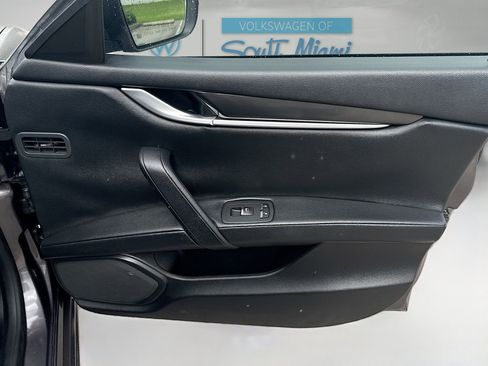 Used 2017 Maserati Ghibli image 35