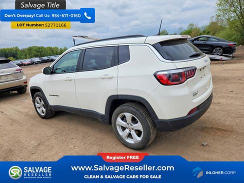Used 2018 Jeep Compass Latitude w/ Popular Equipment Group AWD/4WD image 3
