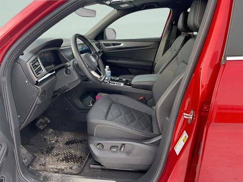 Used 2024 Volkswagen Atlas Cross Sport SE image 8