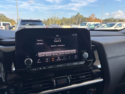 Used 2025 Nissan Pathfinder SV image 21