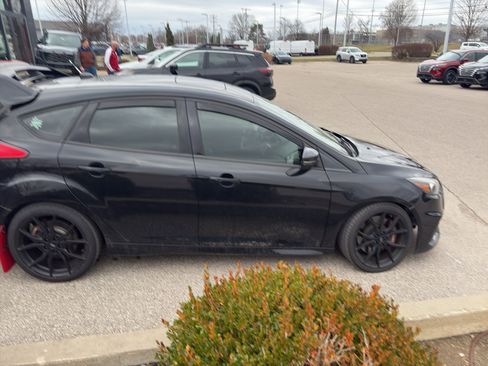 Used 2017 Ford Focus RS image 6