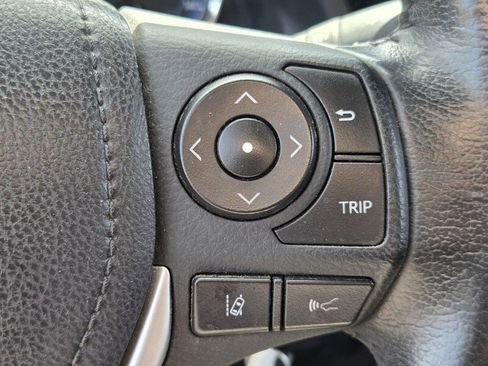 Used 2019 Toyota Corolla SE FWD image 22
