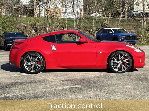 Used 2017 Nissan 370Z w/ Sport Package image 2