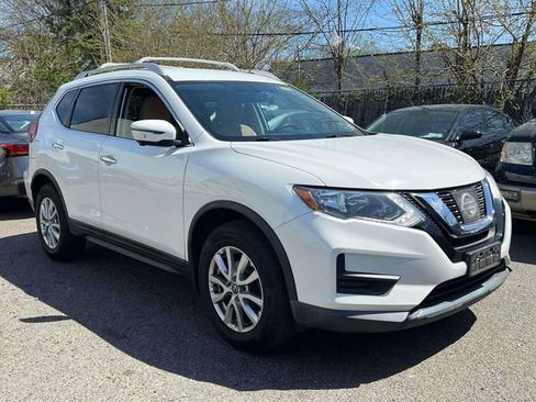 Used 2017 Nissan Rogue SV w/ SV Premium Package image 1