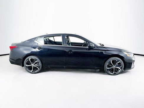 New 2025 Nissan Altima 2.5 SR w/ SR Premium Package image 4