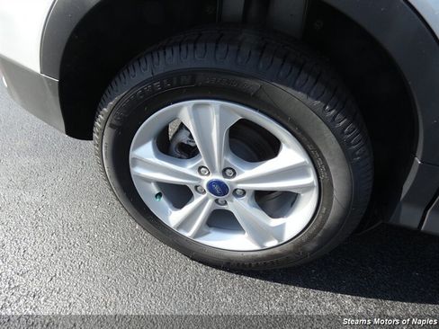 Used 2015 Ford Escape SE FWD image 16