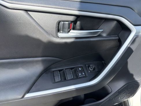 Used 2025 Toyota RAV4 XLE AWD/4WD image 15