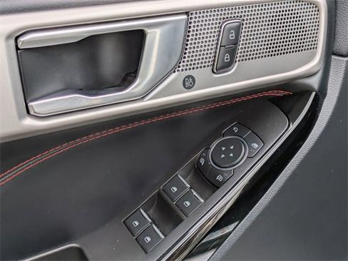 Used 2022 Ford Explorer ST-Line w/ Class IV Trailer Tow Package image 13