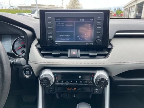 Used 2022 Toyota RAV4 XLE w/ Convenience Package FWD image 22
