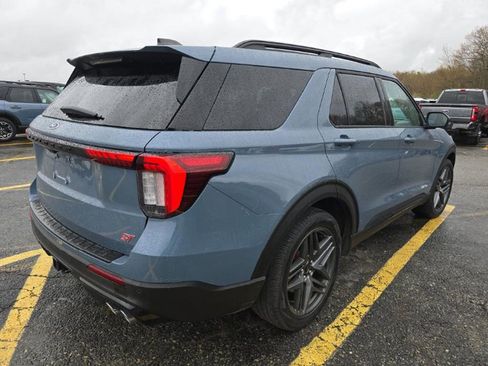 Used 2025 Ford Explorer ST AWD/4WD image 4