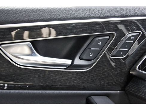 Used 2025 Audi Q7 3.0T Premium Plus AWD/4WD image 23