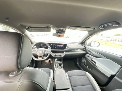 Used 2025 Buick Envista Preferred w/ Convenience I Package FWD image 19