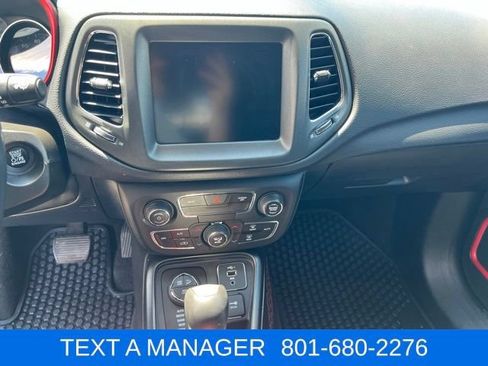 Used 2020 Jeep Compass Trailhawk AWD/4WD image 20