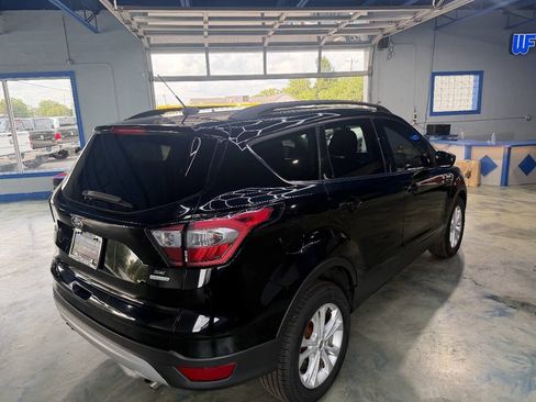 Used 2017 Ford Escape SE FWD image 11