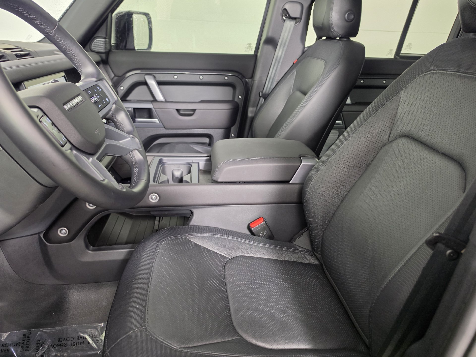 Used 2024 Land Rover Defender 110 X-Dynamic SE AWD/4WD image 3