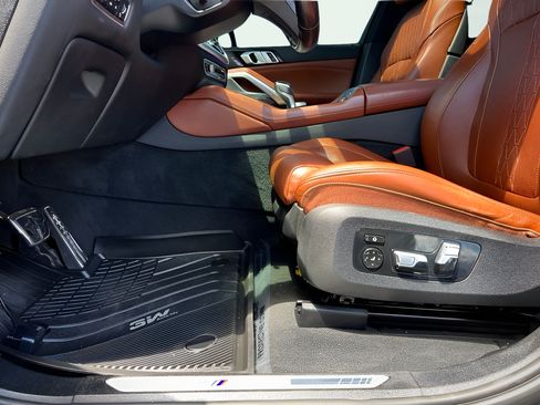 Used 2021 BMW X6 M50i AWD/4WD image 39