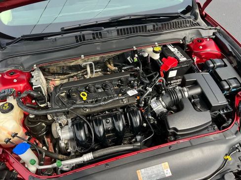 Used 2017 Ford Fusion SE image 11