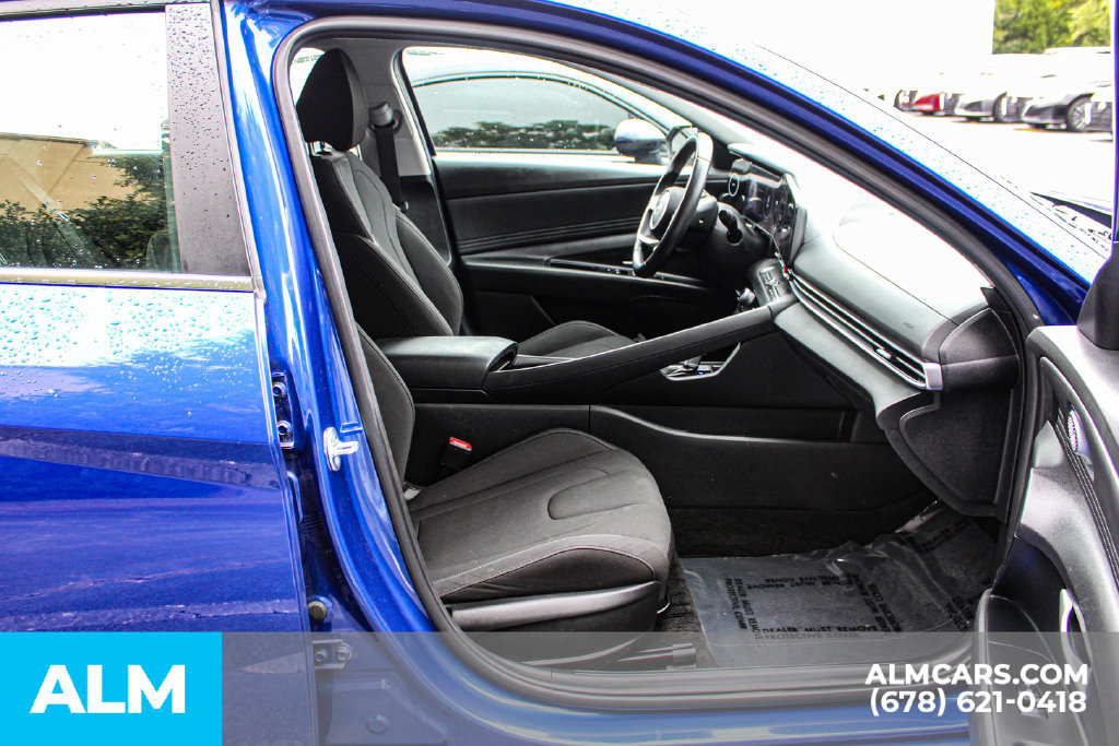 Used 2025 Hyundai Elantra SEL FWD image 18