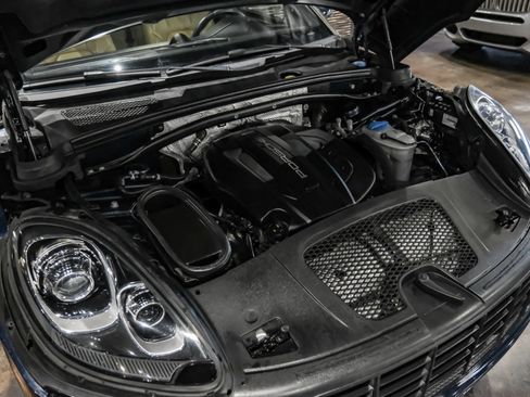 Used 2018 Porsche Macan AWD/4WD image 50